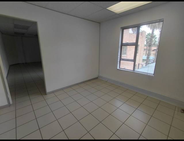 51M² OFFICE TO LET IN FOURWAYS